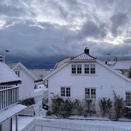 Hôtel Nevlunghavn Gjestgiveri à Larvik Extérieur photo